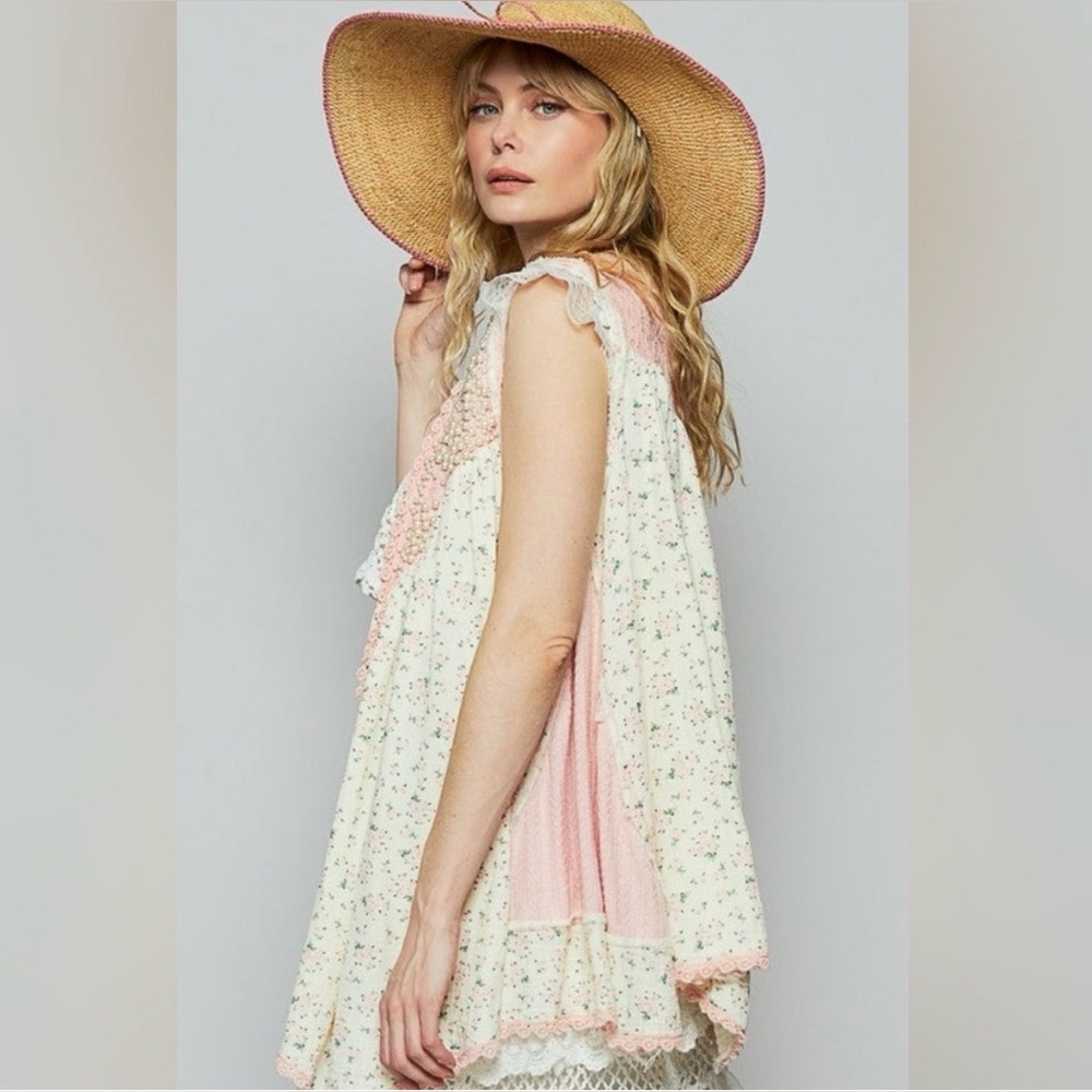 POL Los Angeles Carolina vest in Strawberry bloom